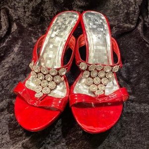 Delicacy rhinestone pumps